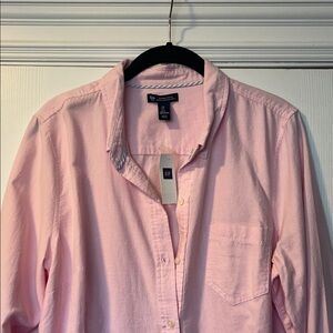 GAP Women’s Light Pink Casual Button Down Shirt- New with tags Size L